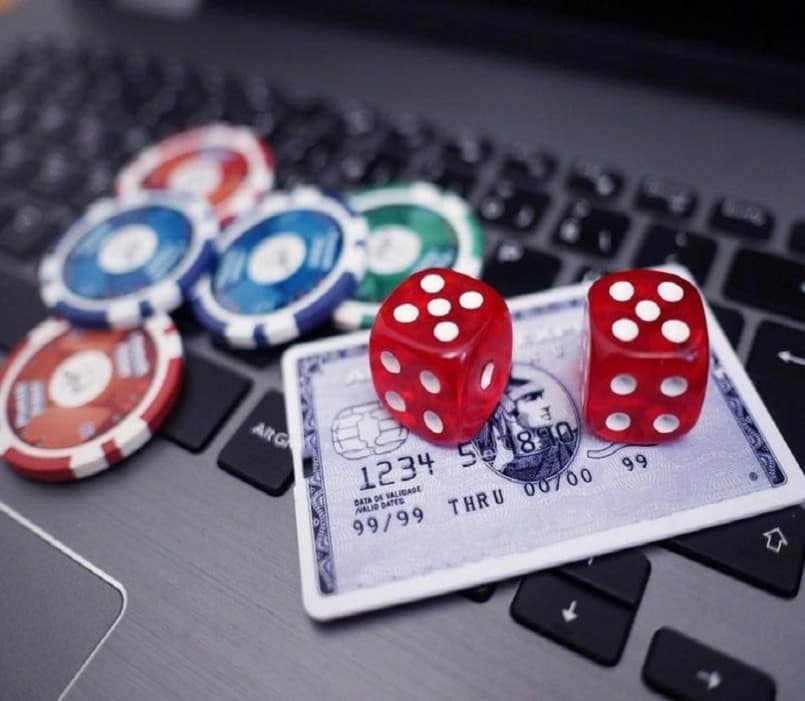 Poker là một trong những hình thức thu hút nhiều người chơi tham gia